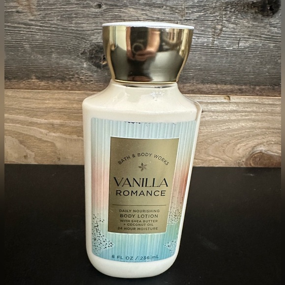 Bath & Body Works Vanilla Romance Daily Nourishing Body Lotion 8 FL OZ NEW - Picture 1 of 3